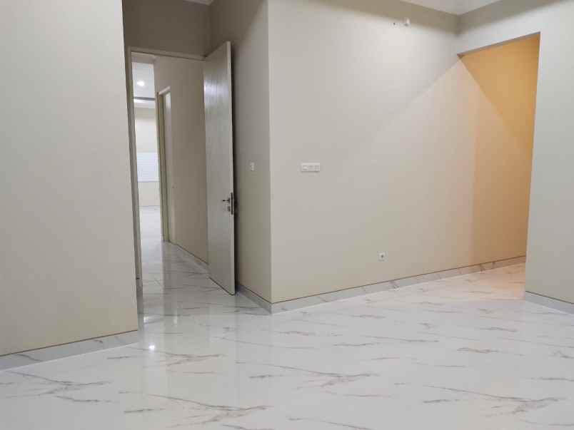 rumah baru modern di jemursari araya surabaya