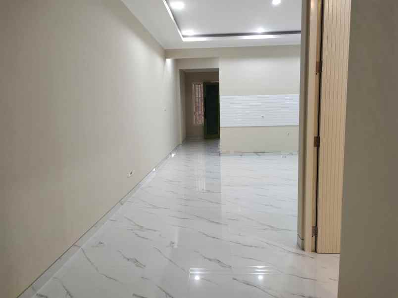 rumah baru modern di jemursari araya surabaya