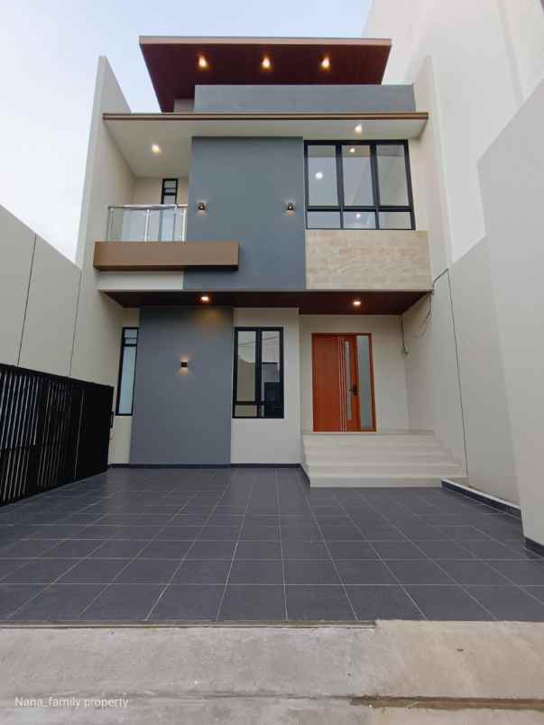 rumah baru siap huni di area kembangan meruya