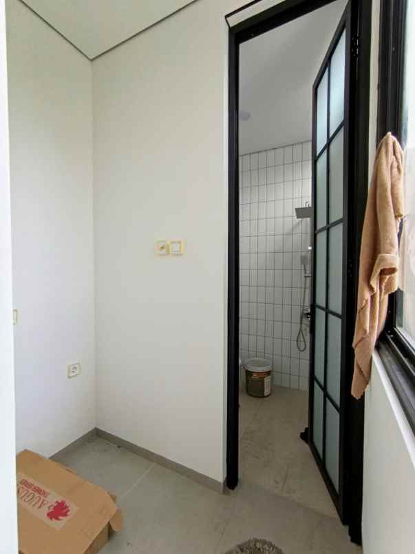 rumah baru siap huni di jalan palagan km 9 5