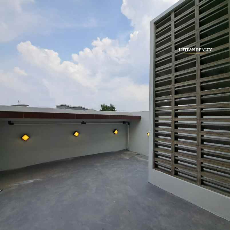 rumah condet jakarta timur 3 lantai dalam cluster