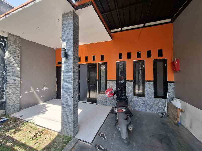 rumah di perumahan taman gading jember