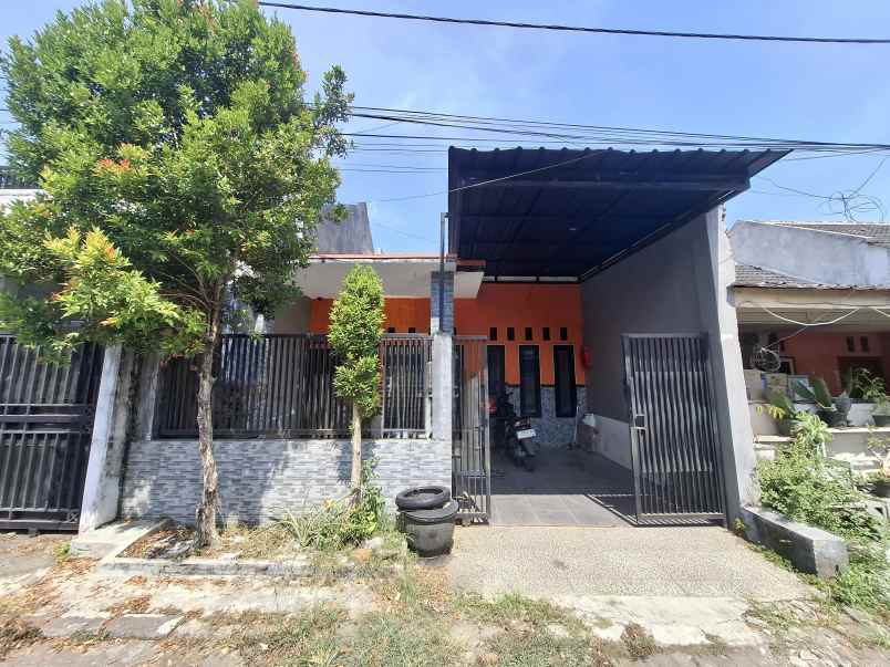 rumah di perumahan taman gading jember