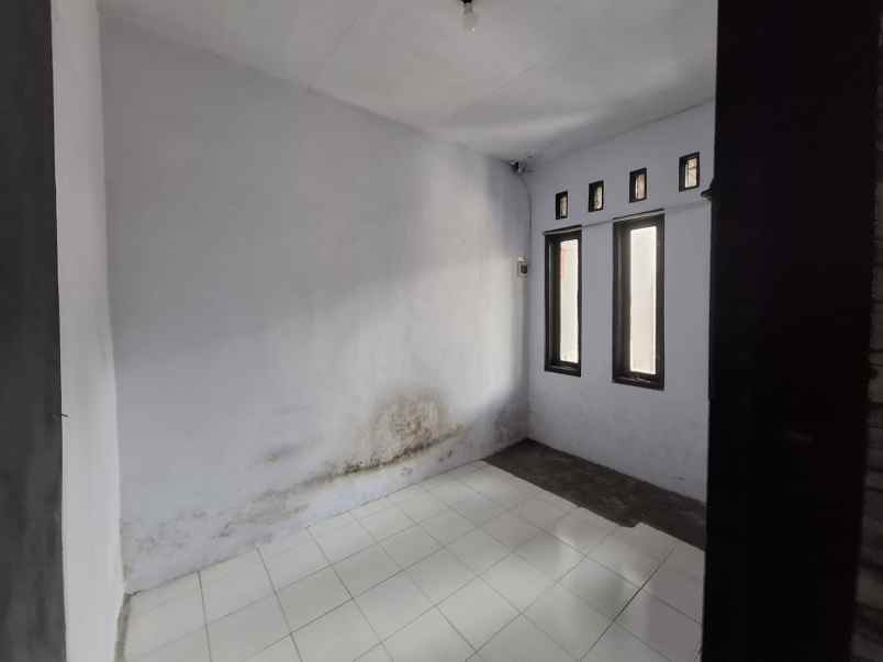rumah di perumahan taman gading jember