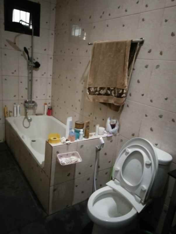 rumah diamond residence jl