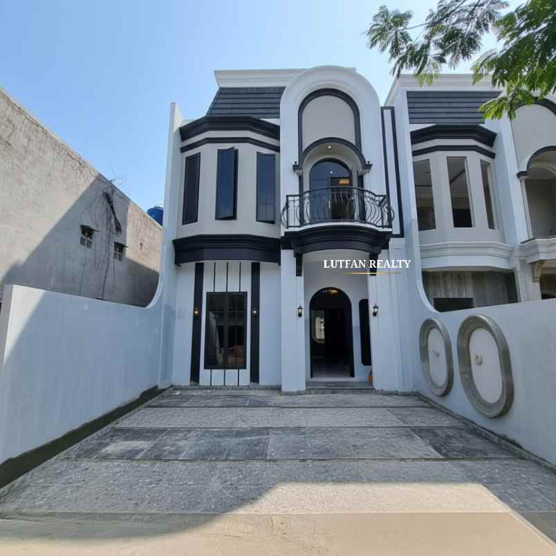rumah european classic non cluster dekat tol andara
