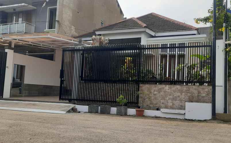 rumah gegerkalong dekat pondok hjau bandung