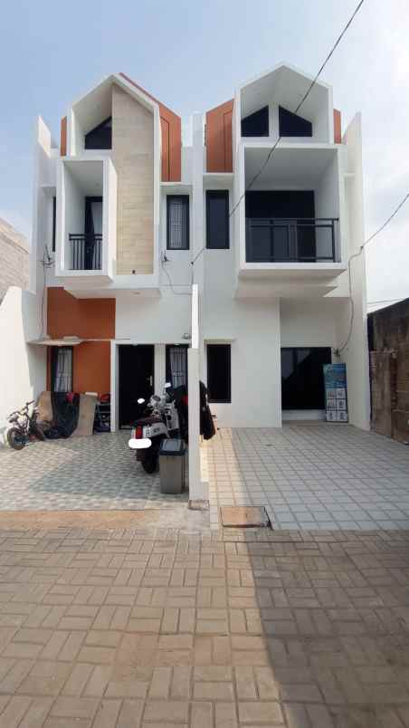 rumah hunian mewah di cipayung jaktim