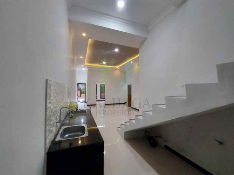 rumah jalan grafika barat vi