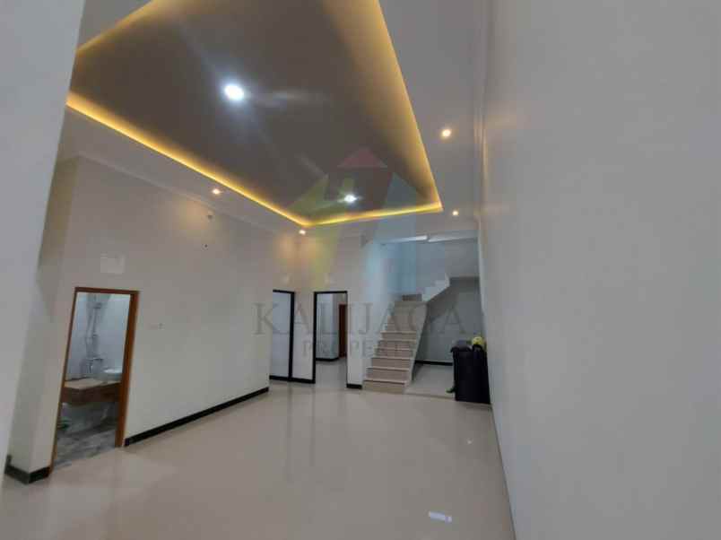 rumah jalan grafika barat vi