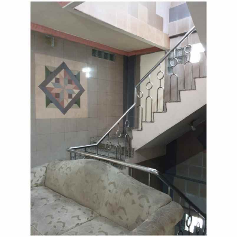 rumah jalan kayu manis viii kayu