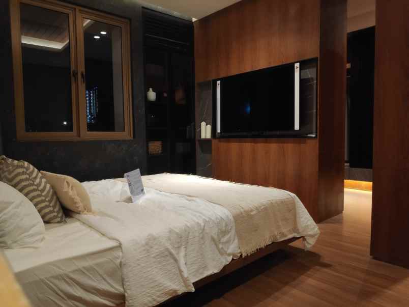 rumah jl boulevard residential