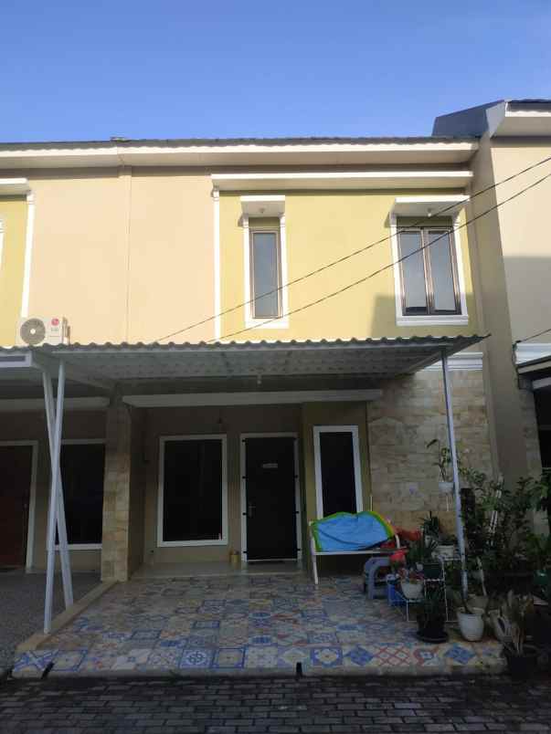 rumah jl parakan cinangka depan