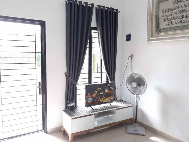 rumah jl parakan cinangka depan