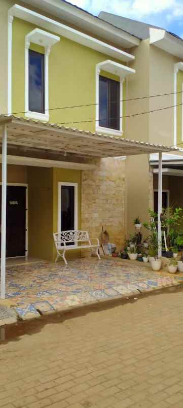 rumah jl parakan cinangka depan