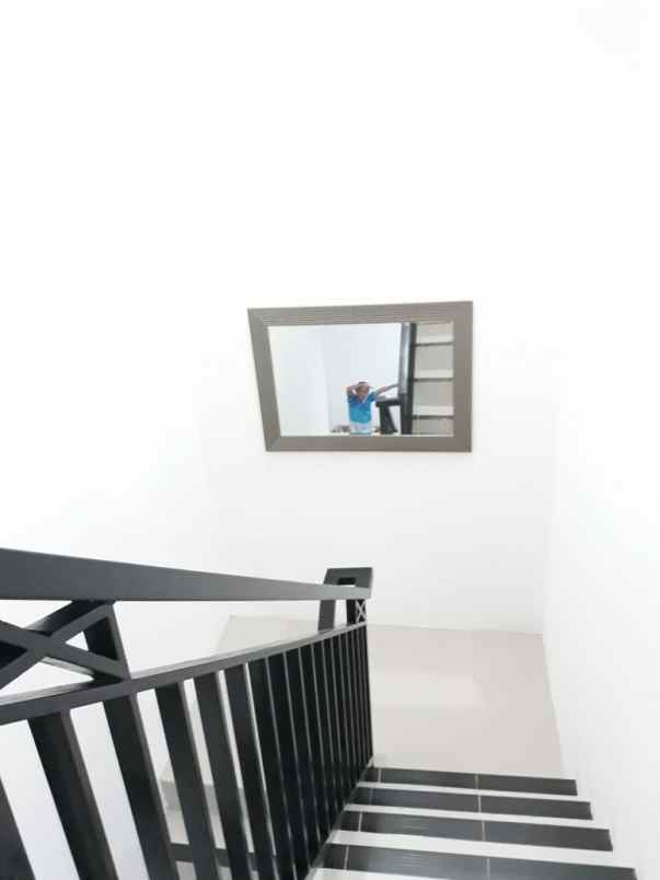 rumah jl parakan cinangka depan