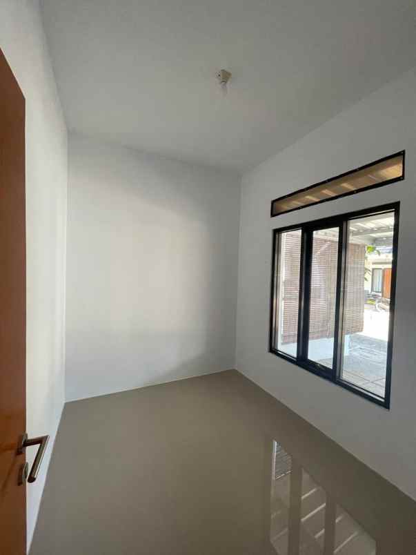 rumah komplek elite siap huni