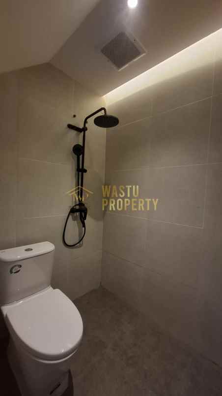 rumah kontemporer 2 lantai dekat sma n 2 ngaglik