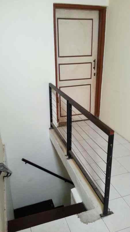 rumah kota bandung riung cipamokolan bandung