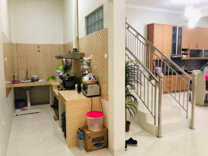 rumah mampang pancoran mas depok