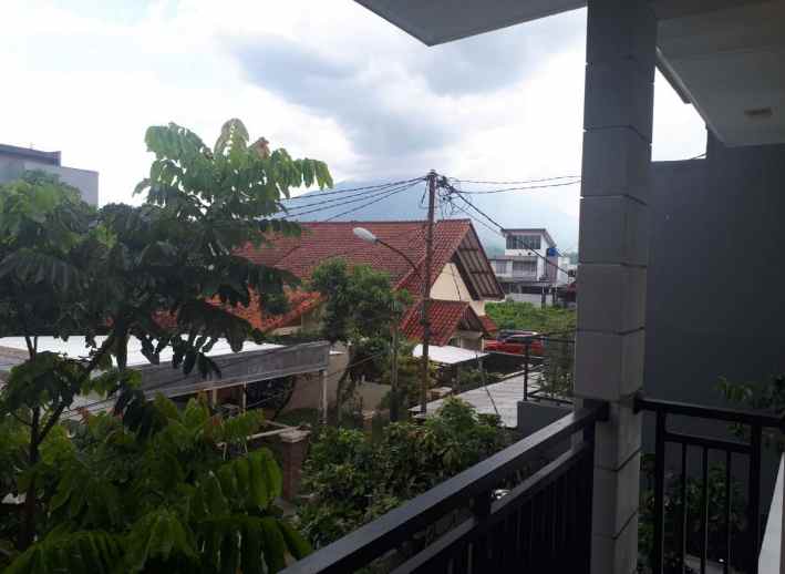 rumah mewah 2 lantai di cipaku kota bogor