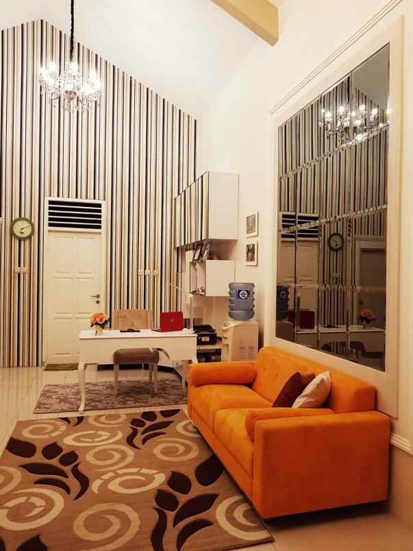 rumah mewah di komplek bulog jatimelati bekasi