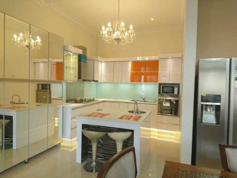 rumah mewah di komplek bulog jatimelati bekasi