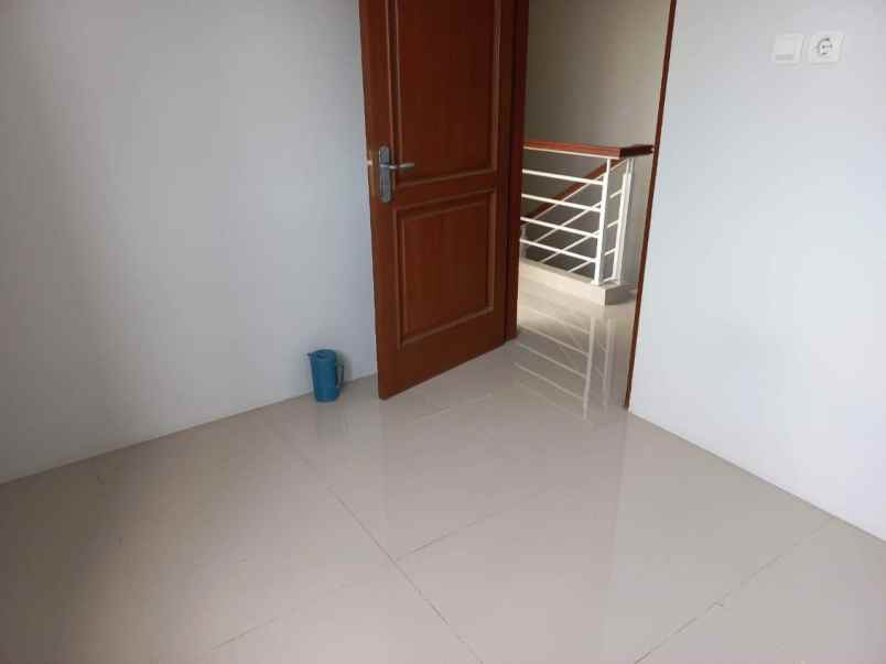 rumah mewah kalimulya depok dekat stasiun ready