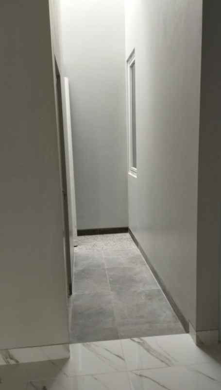 rumah minimalis klasik bangunan baru di gunung sindur