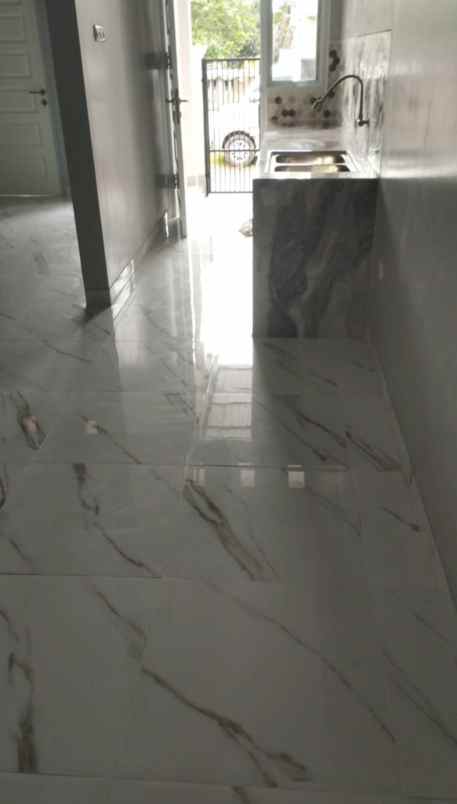 rumah minimalis klasik bangunan baru di gunung sindur