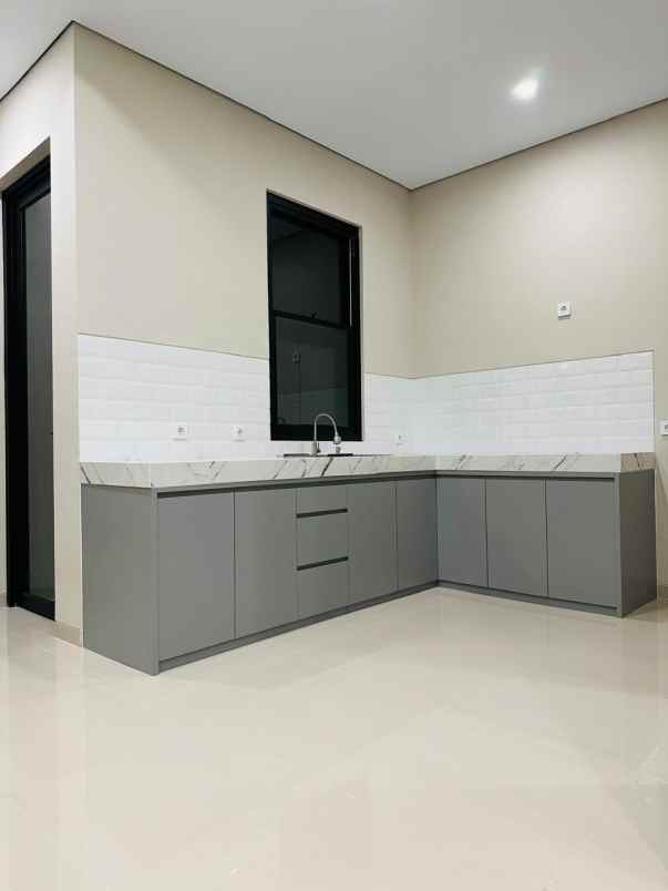 rumah modern 2 lantai di ngaglik dekat al azhar yogya