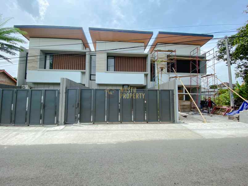 rumah modern 2 lantai di ngaglik dekat al azhar yogya