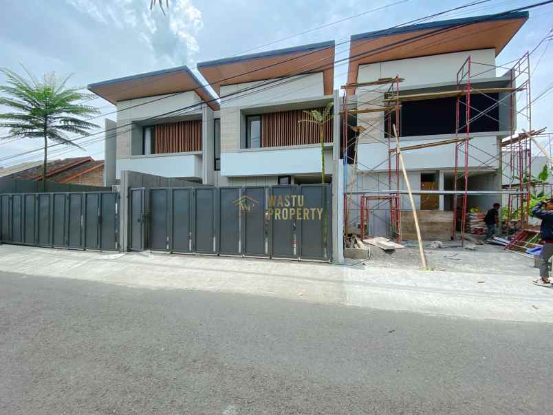 rumah modern 2 lantai di ngaglik dekat al azhar yogya