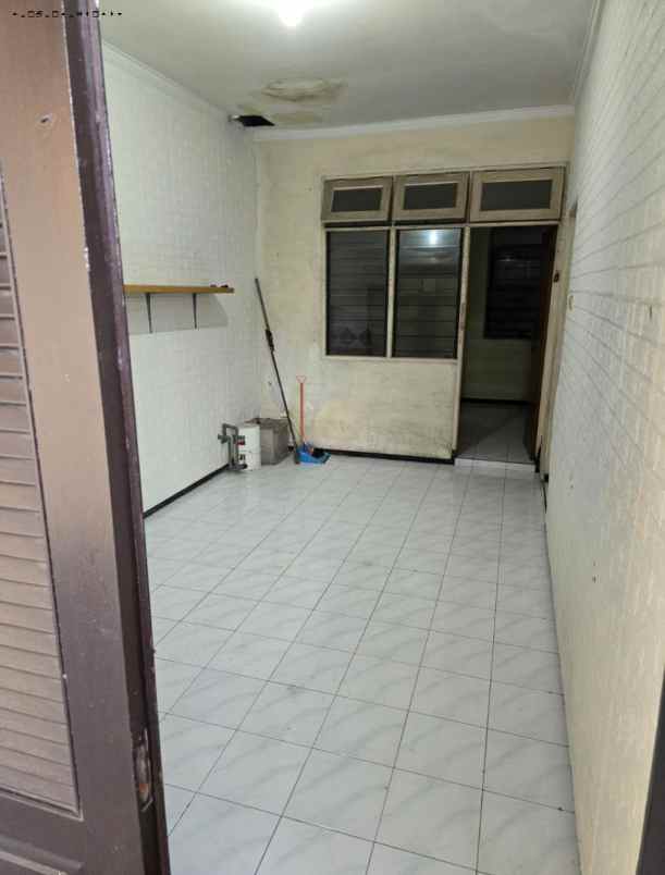 rumah nginden intan strategis hadap utara