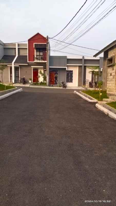 rumah nuansa villa di atas bukit