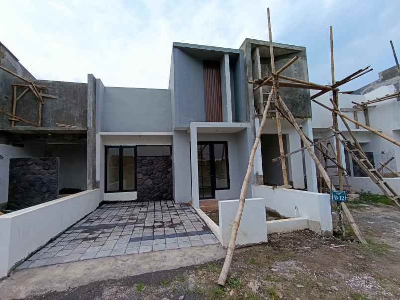 rumah premium 10 menit dari kampus umm