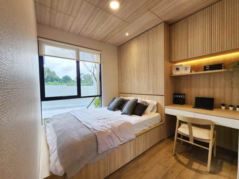 rumah rasa villa dekat dengan stasiun krl