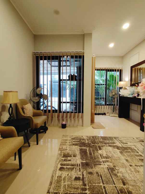 rumah second dalam cluster di cilangkap jaktim