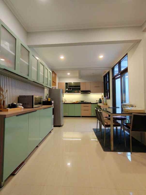 rumah second dalam cluster di cilangkap jaktim