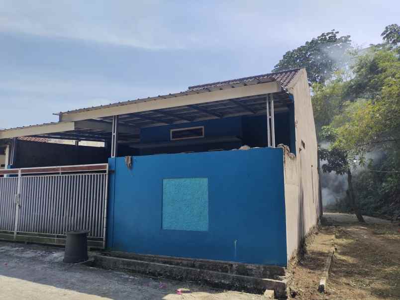 rumah second hook furnished di bedahan sawangan