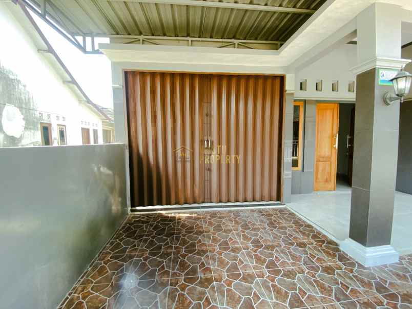 rumah second kondisi bagus lokasi premium di kalasan