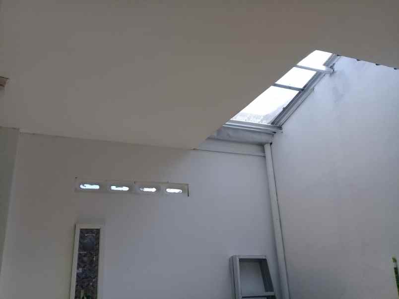 rumah second siap huni harga ekonomis perumnas klipang