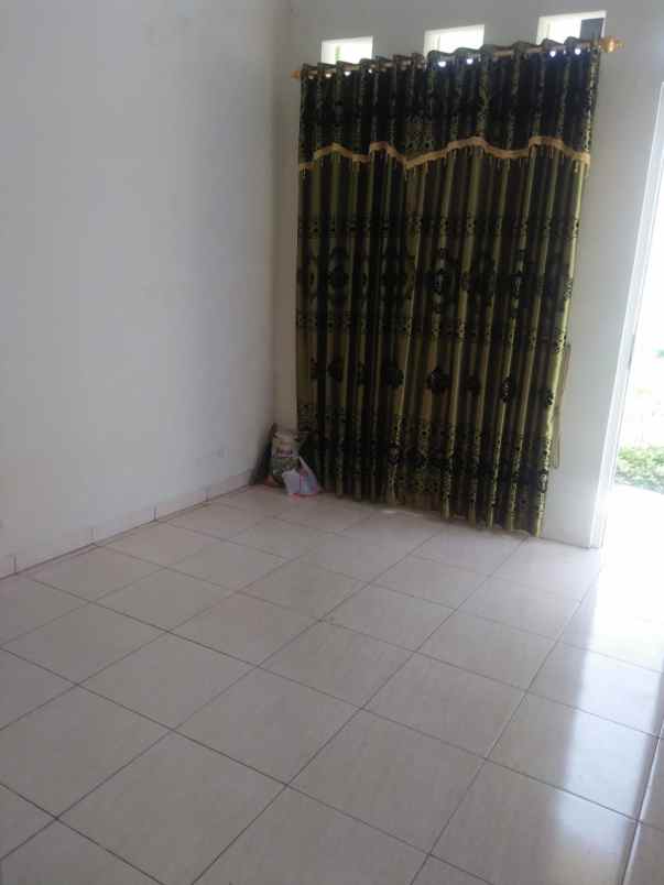 rumah second siap huni harga ekonomis perumnas klipang