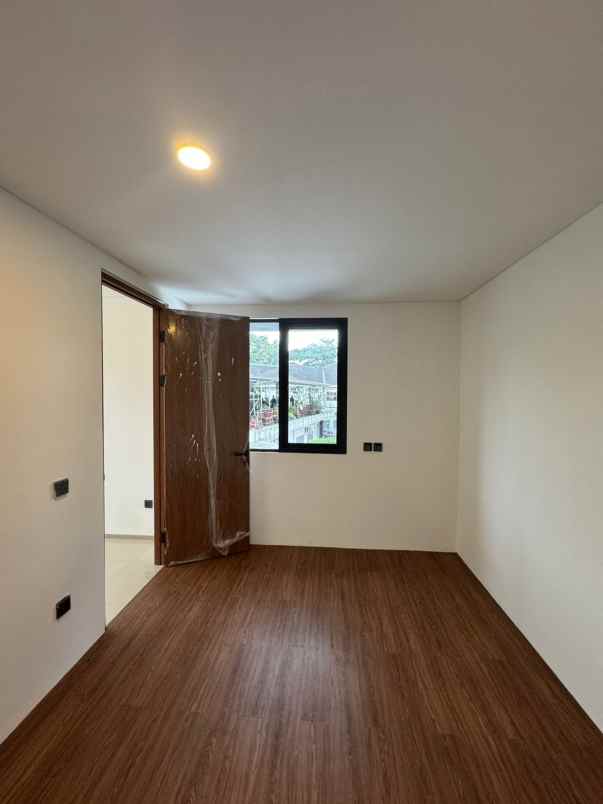 rumah siap huni 2 lantai strategis bebas banjir