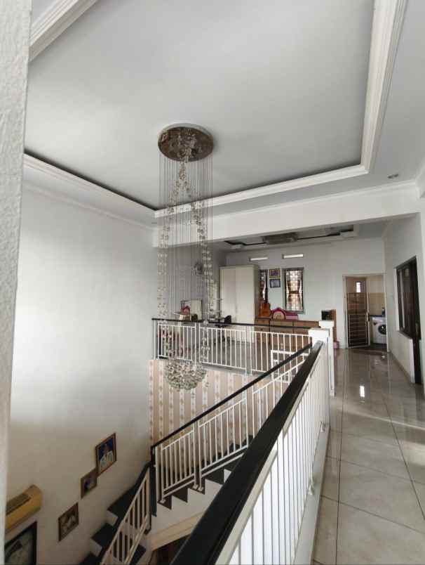 rumah siap huni di cluster aralia harapan indah bekasi