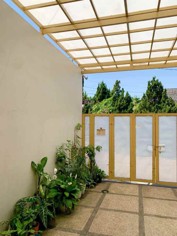 rumah siap huni di komplek arcamanik bandung