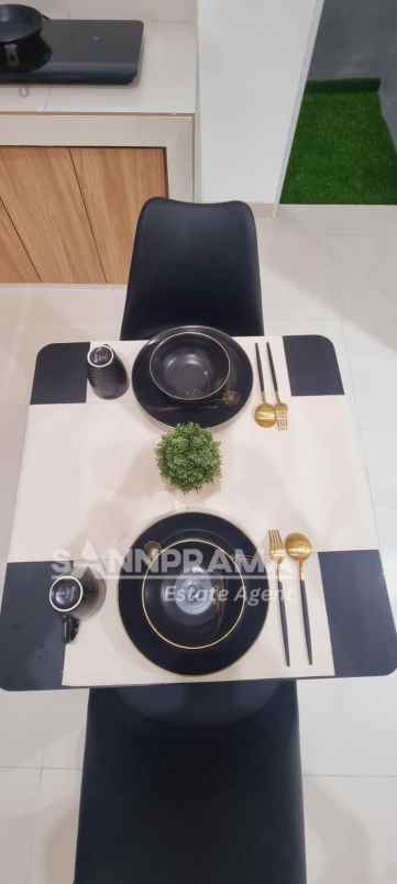 rumah strategi pinggir jln raya parung bogor