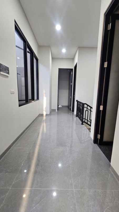 rumah sutorejo utara new mewah strategis