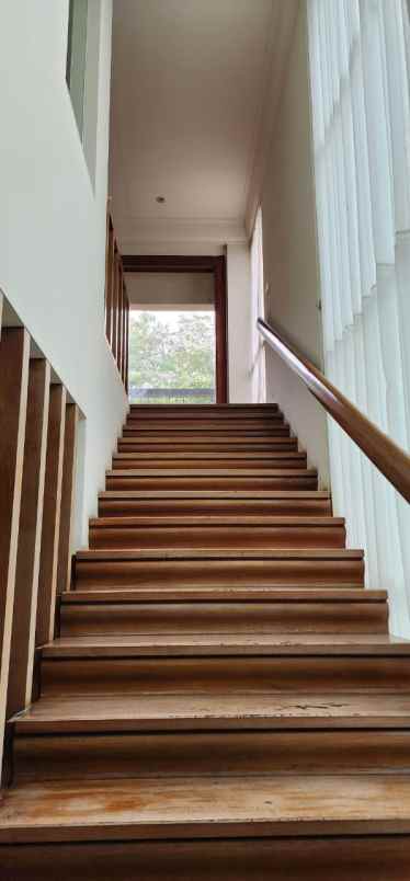 rumah tropical di bukit golf bsd