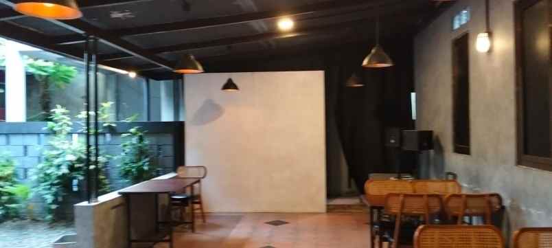 rumah untuk kantor restoran di kalibata tengah